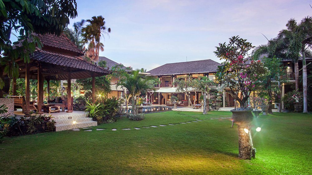 2. Villa Avalon Main House - The villa and gardens